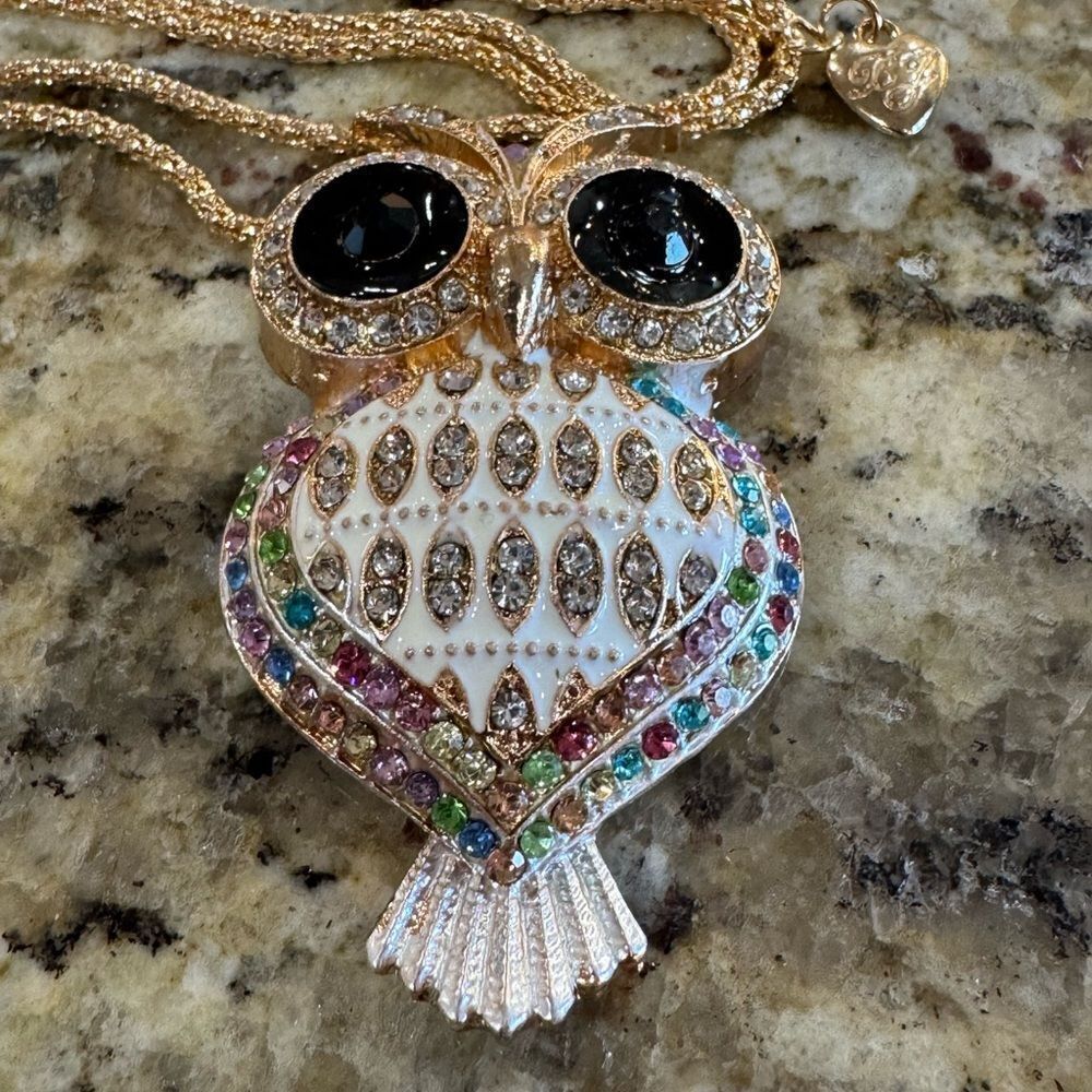 NECKLACE! Betsey Johnson Rose Gold and Multicolor Owl Necklace BNWT - Picture 4 of 4